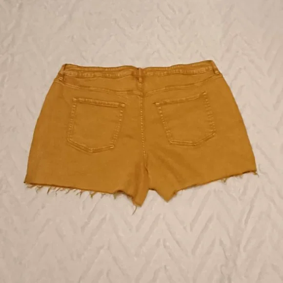 AVA & VIV - Picture 3 of 3